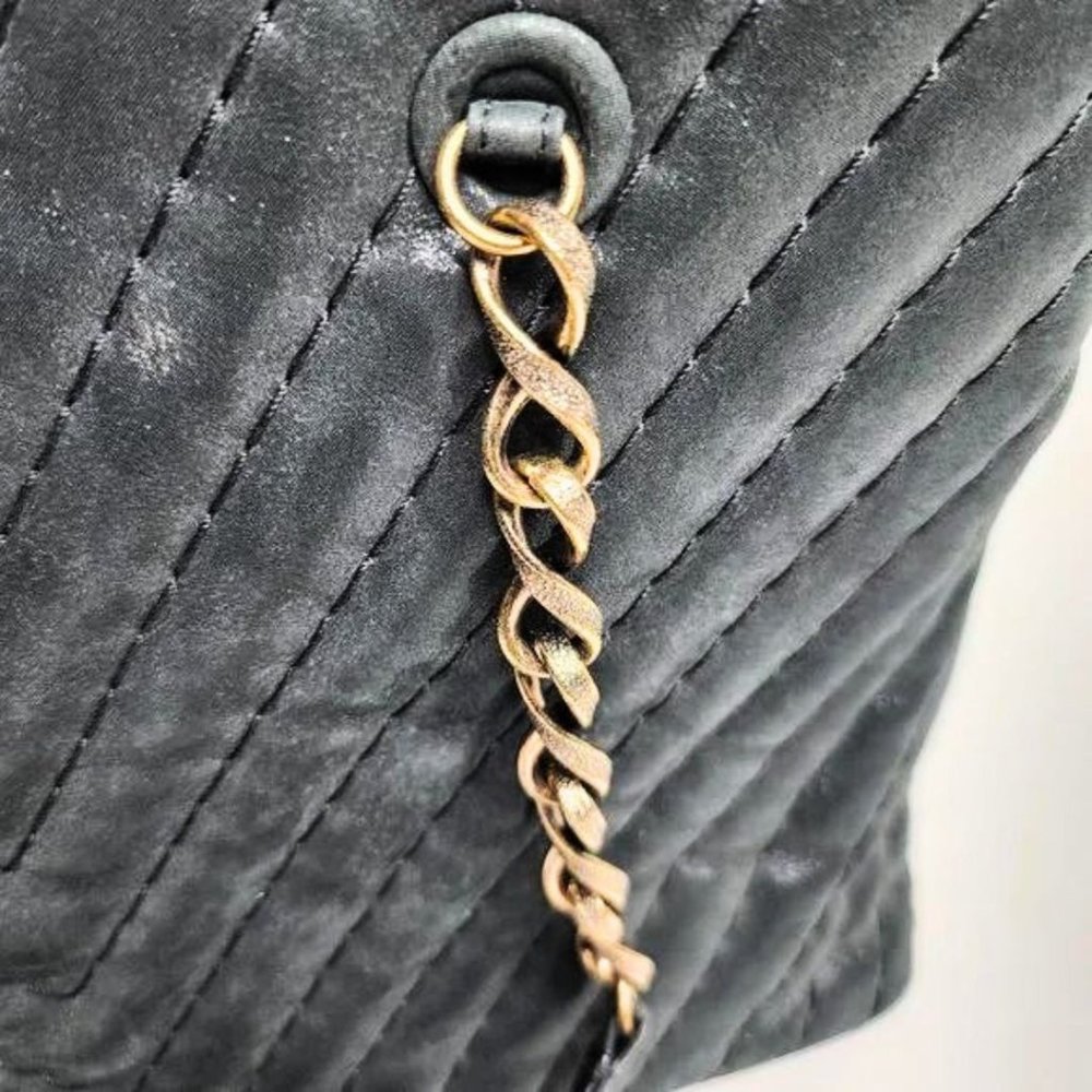 CHANEL Surpique CC Charm Tote Chevron Iridescent Calfskin Large Shoulder Bag - Picture 5 of 13